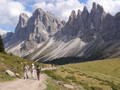 Bergwandern in den Dolomiten - Heimat der Wanderschuhe von CMP