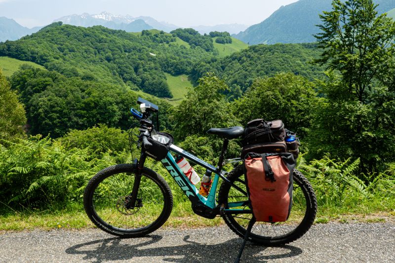 Mountainbike und Radtour passen gut zusammen.